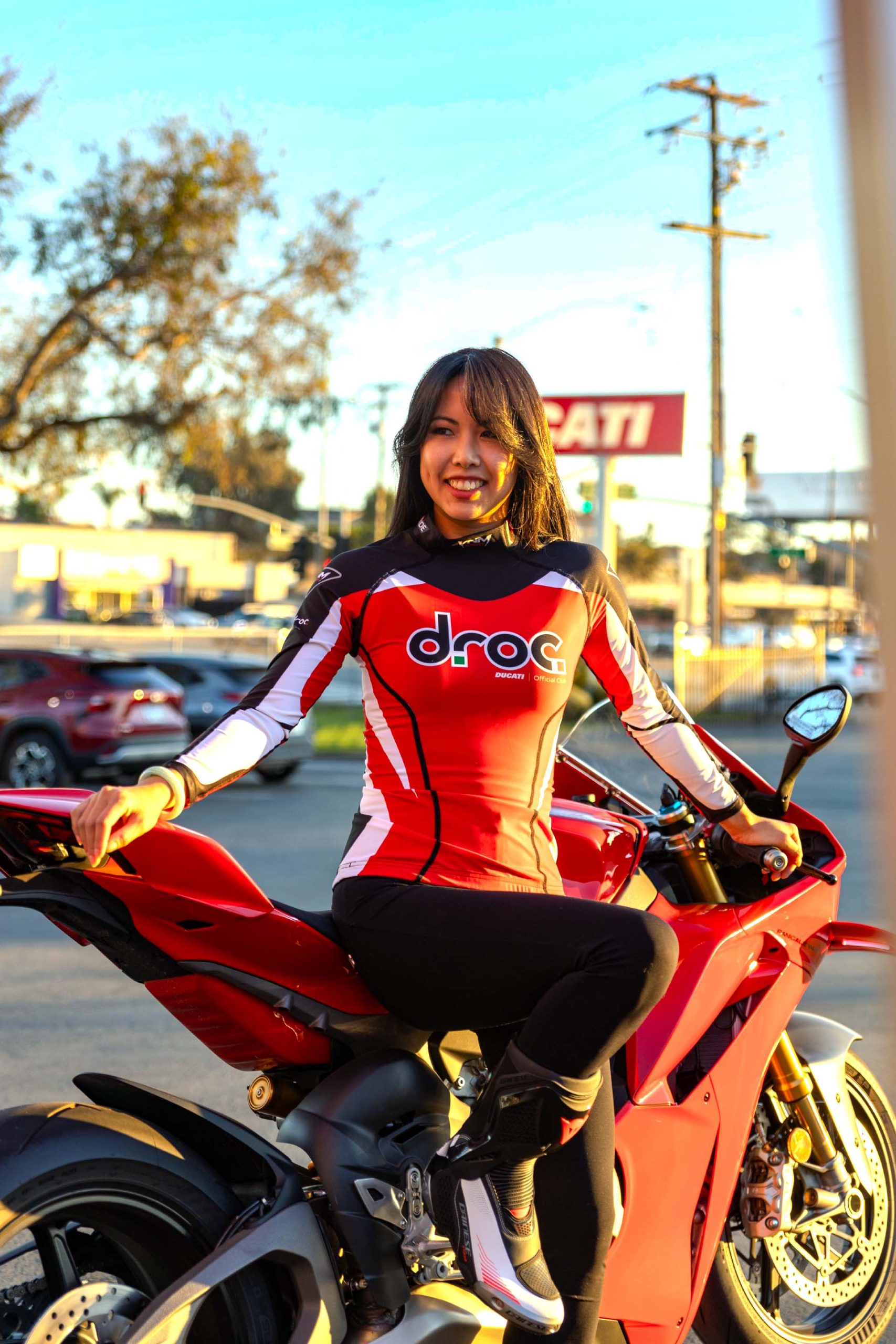 Compression shirt with VnM branding